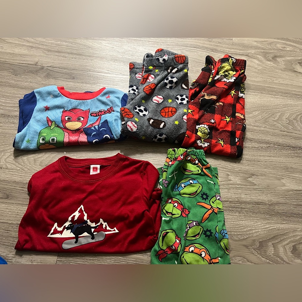 Boys 5T pajamas